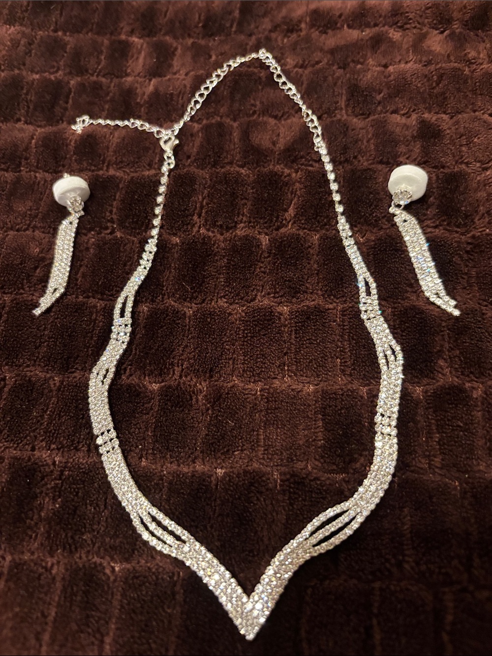 Fashion Jewelry Silver Crystal V-Shape Necklace with Tassel Earrings